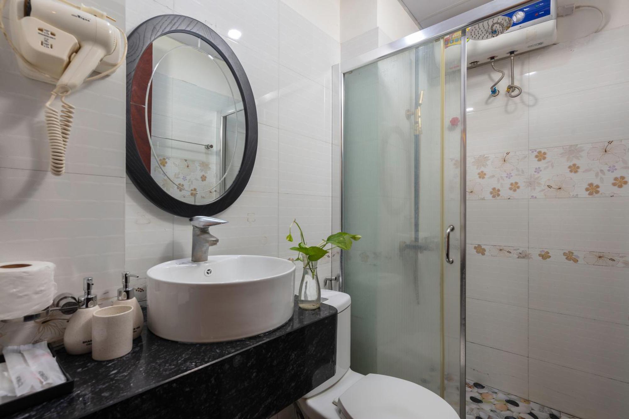 Queen Light Hotel Hanoi Eksteriør bilde